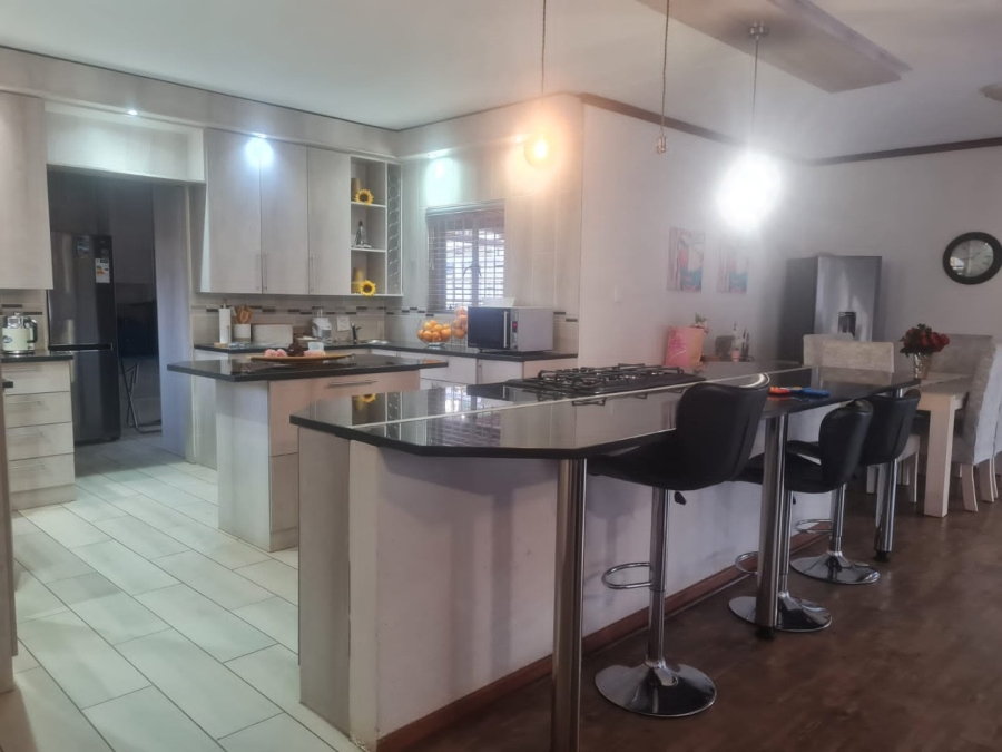 4 Bedroom Property for Sale in Doringkruin North West